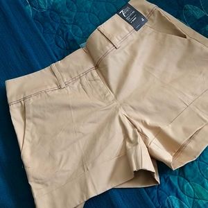 NWT NY&C Khaki Cuffed Shorts Sz 4